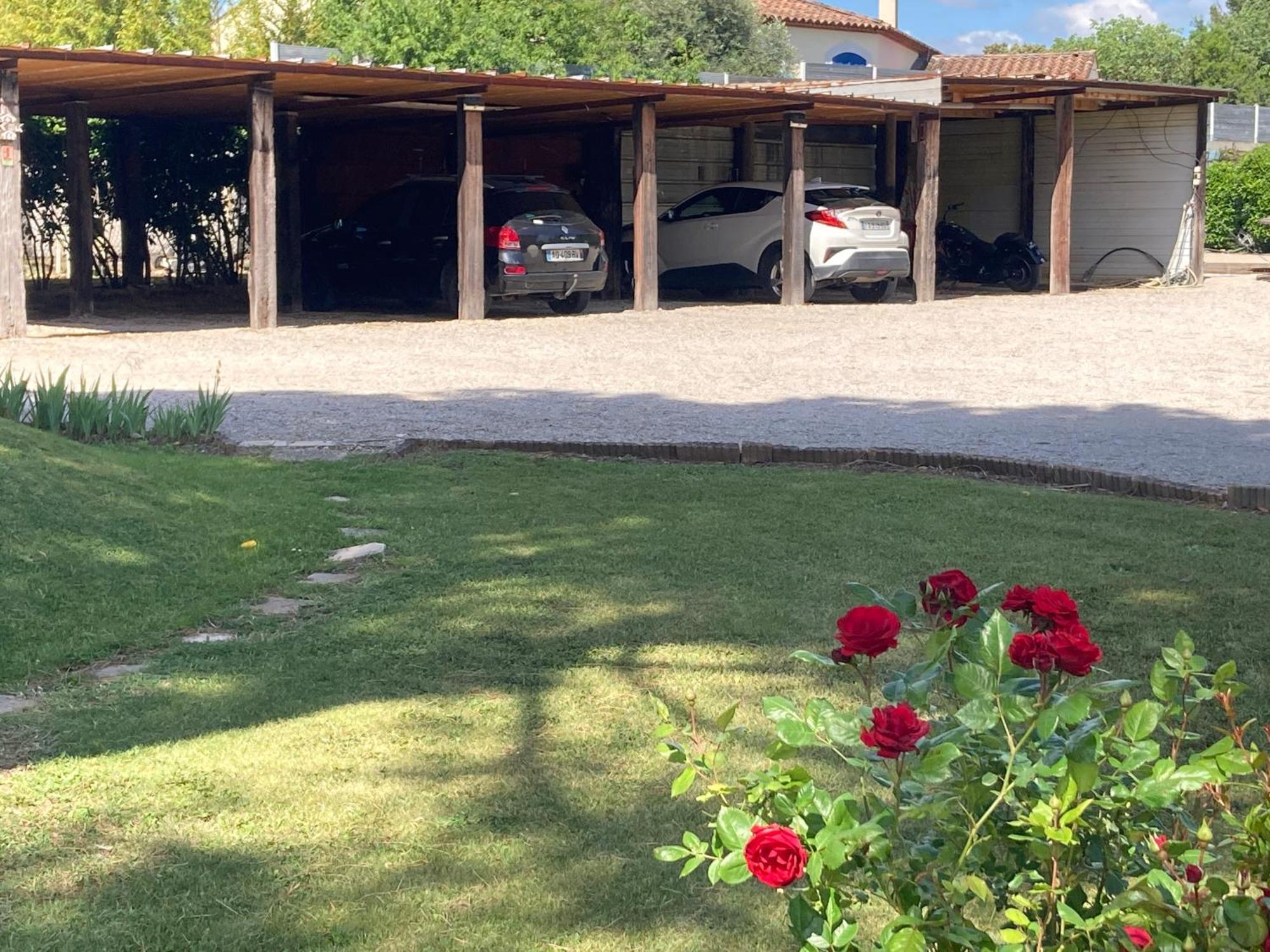 Les Bougainvillees De Camargue Villetelle Eksteriør billede